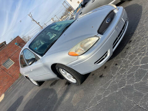 2006 Ford Taurus for sale at Rod's Automotive in Cincinnati OH