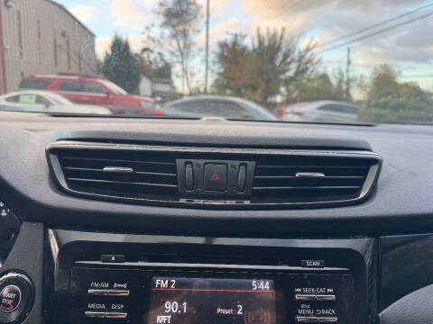 2017 Nissan Rogue Sport SV