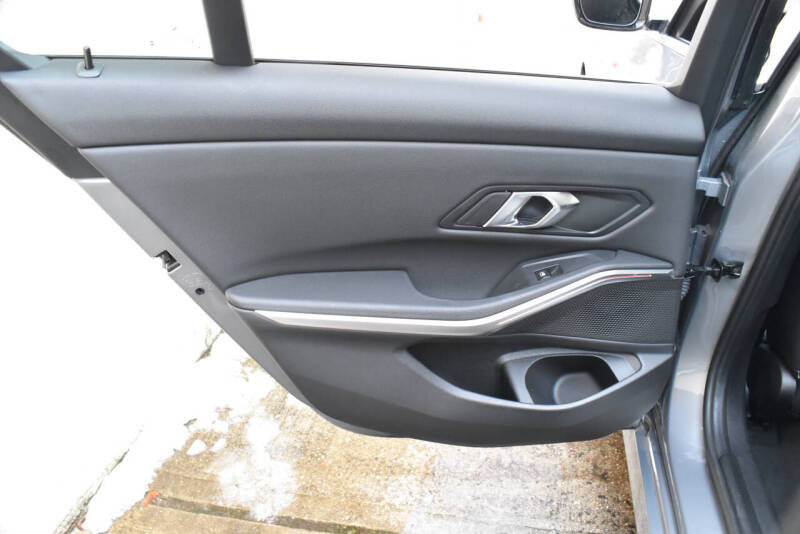 2024 BMW 3 Series 330i xDrive