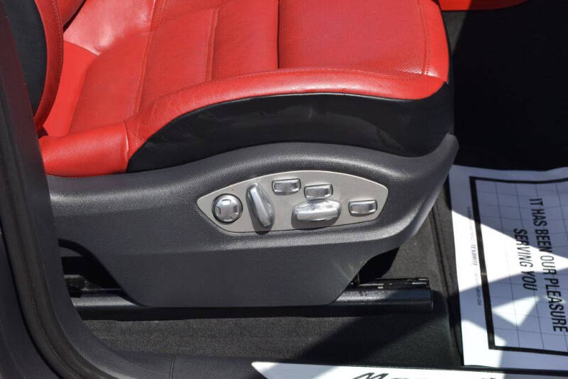 2015 Porsche Macan Turbo