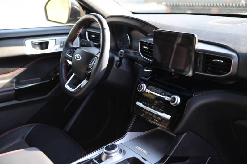 2022 Ford Explorer ST-Line