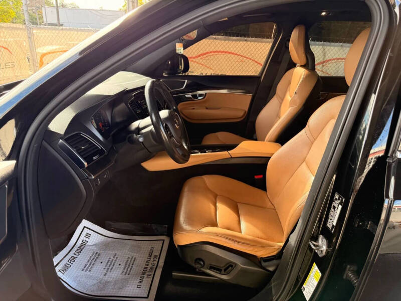 2018 Volvo XC90 T6 Momentum