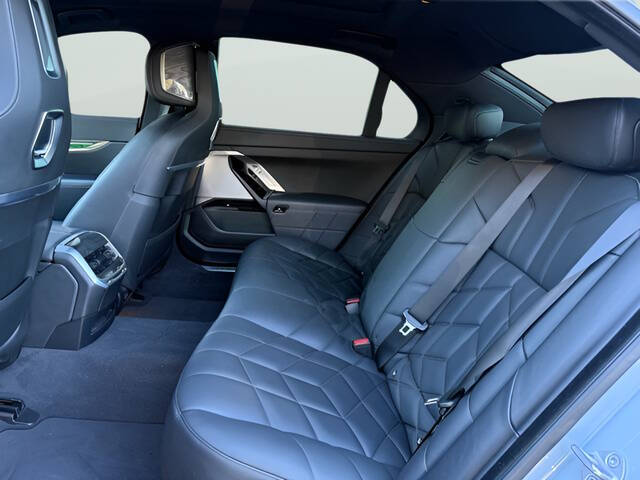 2024 BMW 7 Series 760i xDrive