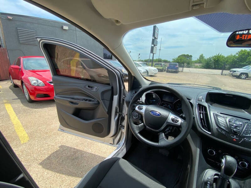 2014 Ford Escape S
