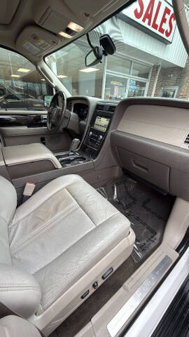 2016 Lincoln Navigator Select