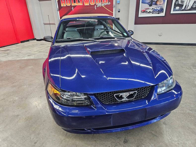 2004 Ford Mustang GT Deluxe