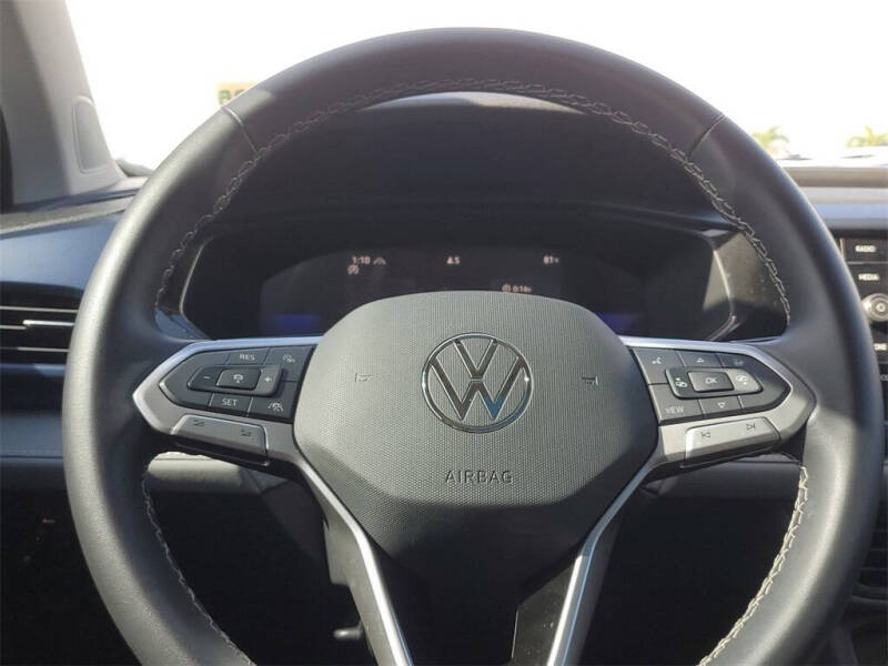 2024 Volkswagen Taos SE 4Motion