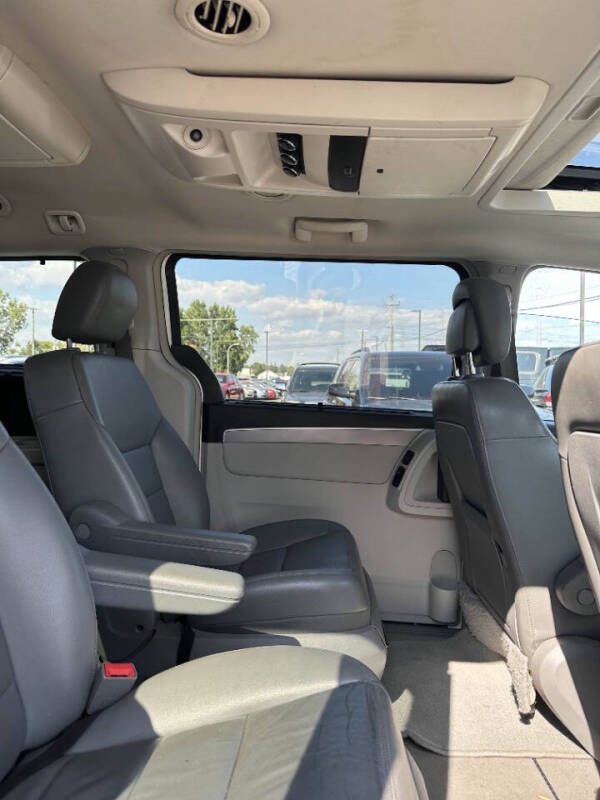 2011 Volkswagen Routan