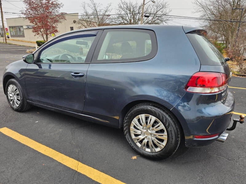 2010 Volkswagen Golf Base photo 5