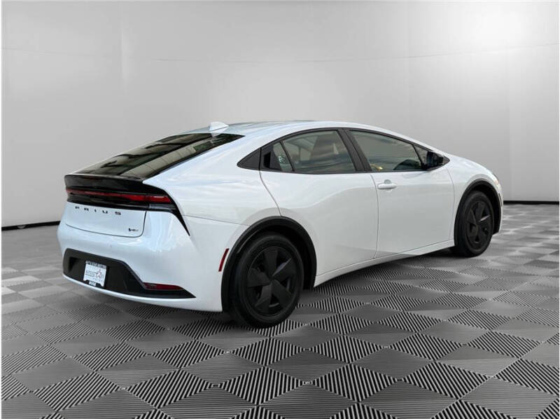 2023 Toyota Prius LE