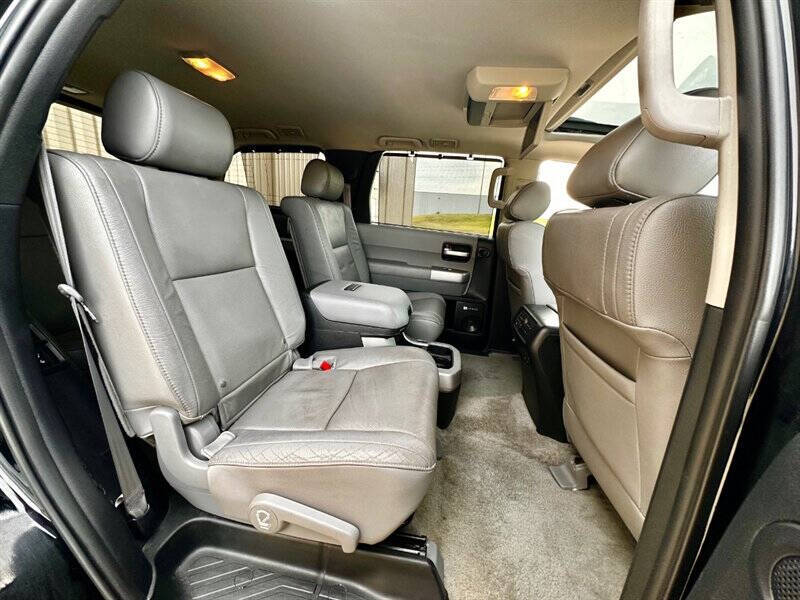 2008 Toyota Sequoia Platinum photo 24