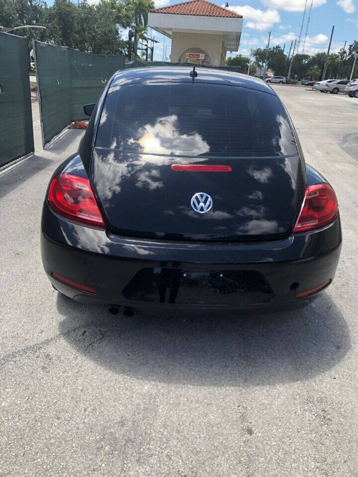 2015 Volkswagen Beetle  - $10,900