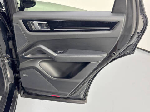 2022 Porsche Cayenne Coupe Platinum Edition