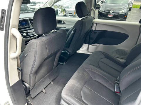 2018 Chrysler Pacifica L