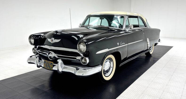 1952 Ford Crestline