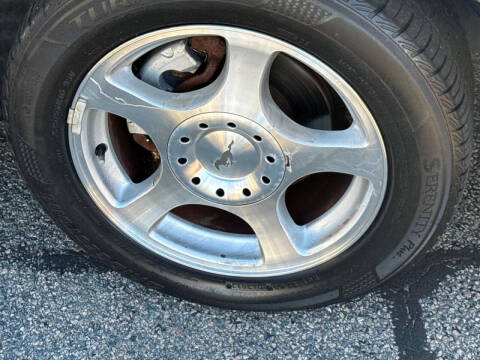 2004 Ford Mustang Deluxe