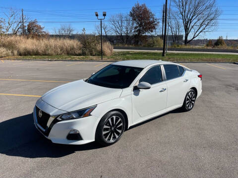 2019 Nissan Altima for sale at Sky Motors in Kansas City MO