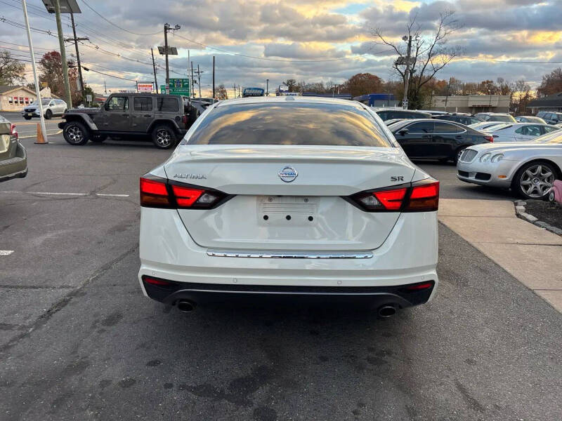 2021 Nissan Altima 2.5 SR