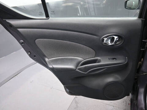 2015 Nissan Versa 1.6 SV