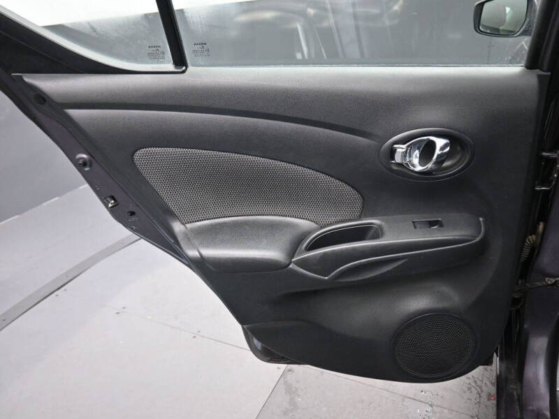 2015 Nissan Versa 1.6 SV