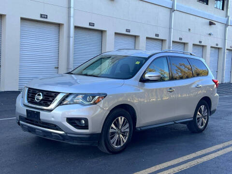 2020 Nissan Pathfinder for sale at IRON CARS in Hollywood FL