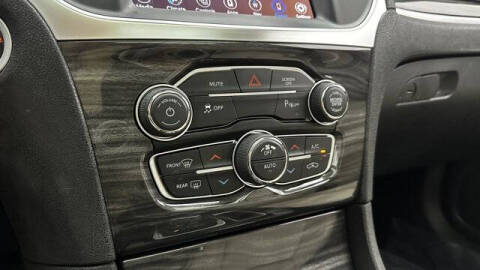 2021 Chrysler 300 Touring L