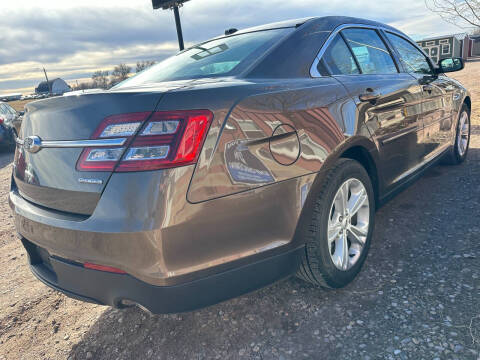 2016 Ford Taurus SE
