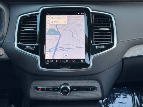 2024 Volvo XC90 Recharge T8 Ultimate Bright Theme 7P