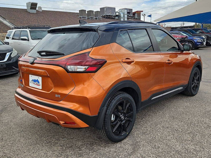 2023 Nissan Kicks SR