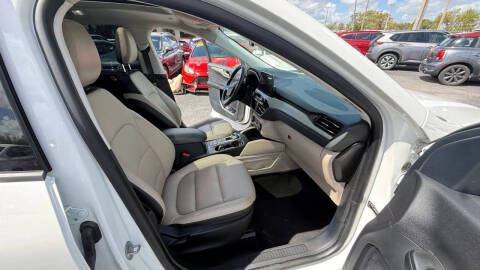 2022 Ford Escape SEL