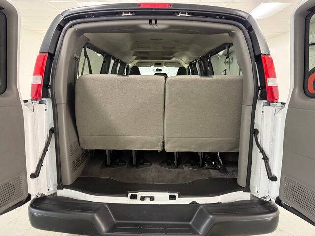 2025 Chevrolet Express LS 3500