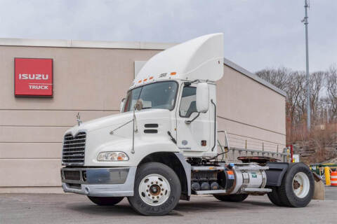 2012 Mack Pinnacle