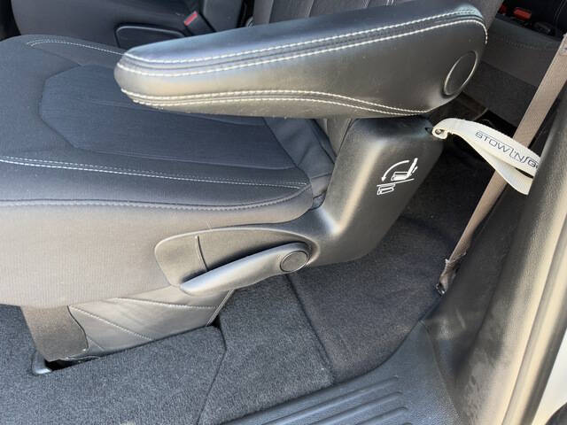2023 Chrysler Pacifica Touring