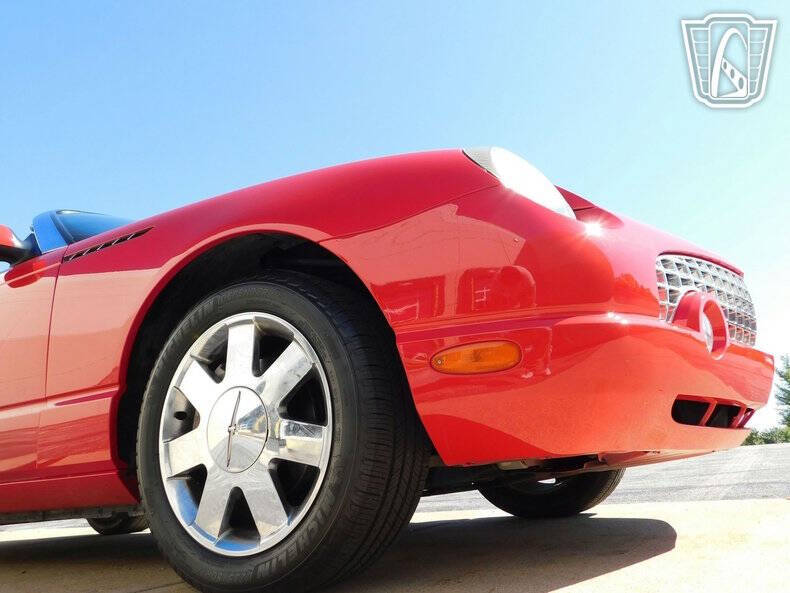 2002 Ford Thunderbird Deluxe