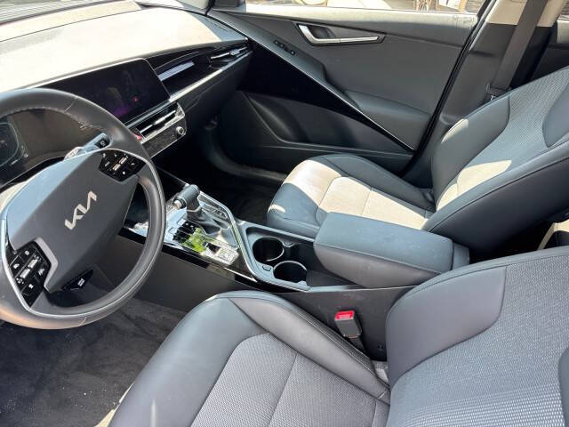 2024 Kia Niro EX