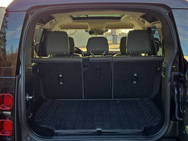 2020 Land Rover Defender 110 SE