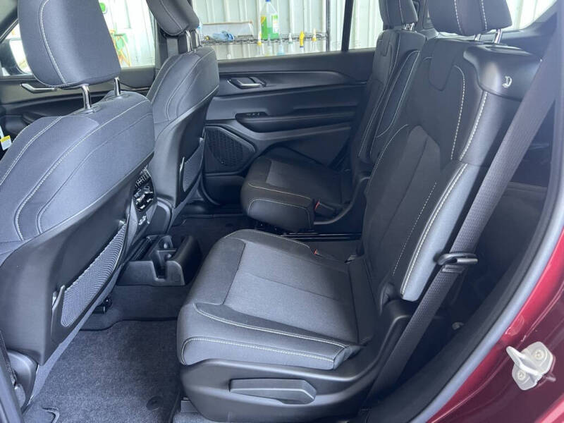 2025 Jeep Grand Cherokee L Laredo