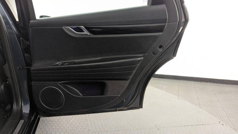 2023 Genesis G80 2.5T