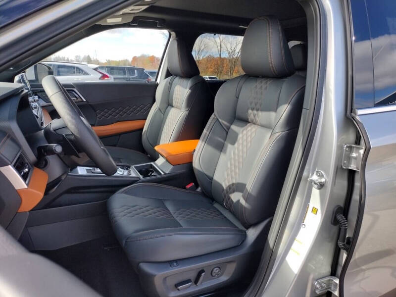 2025 Mitsubishi Outlander PHEV SEL