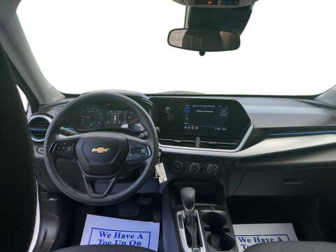 2025 Chevrolet Trax LS