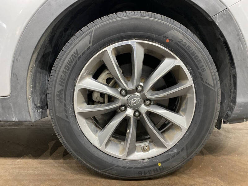 2017 Hyundai Santa Fe SE