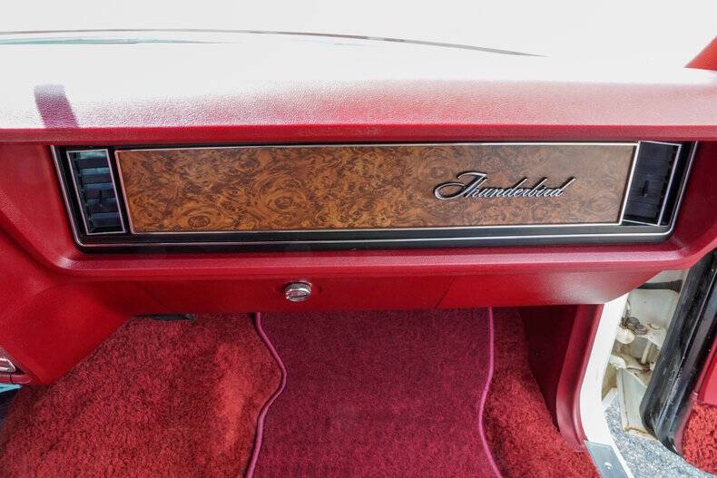 1976 Ford Thunderbird