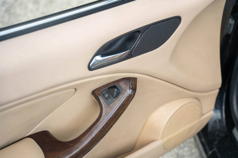 2002 BMW 3 Series 325Ci