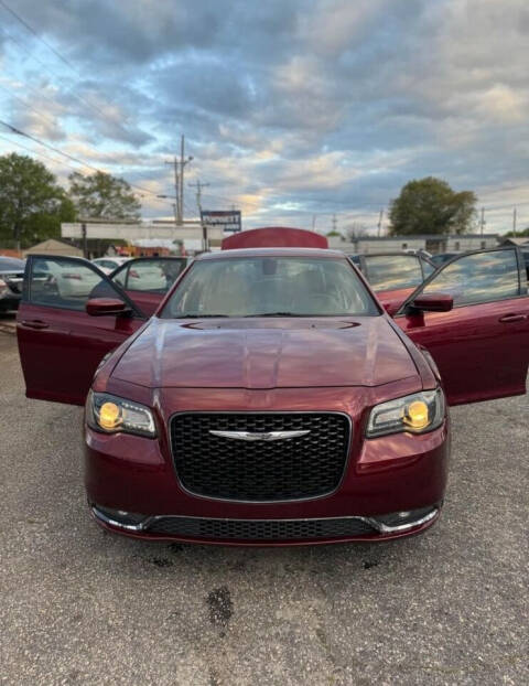 2019 Chrysler 300 for sale at Greenville Luxury Motors in Greenville, SC