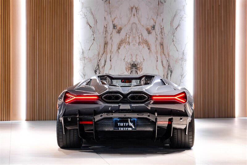 2024 Lamborghini Revuelto