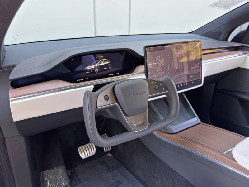 2023 Tesla Model X Standard Range