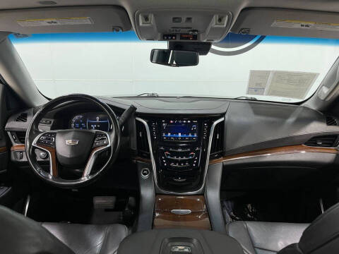 2018 Cadillac Escalade ESV Luxury