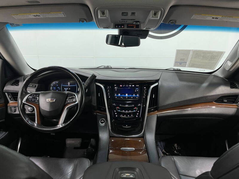 2018 Cadillac Escalade ESV Luxury