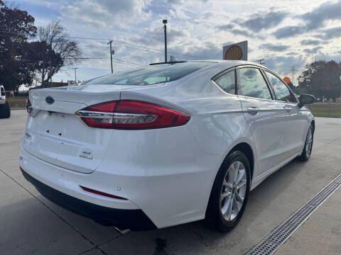 2020 Ford Fusion SE
