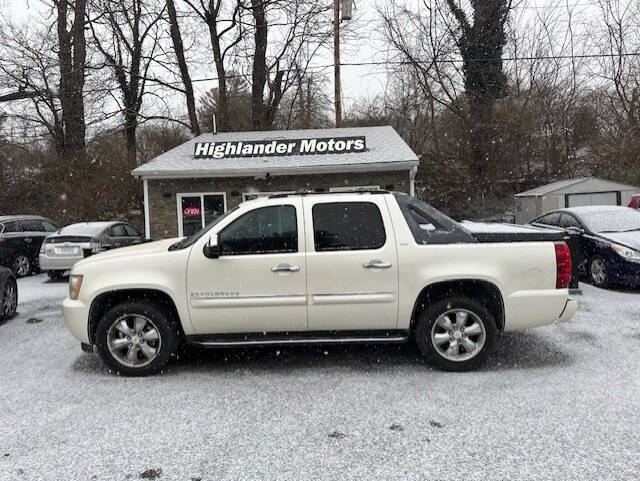 2008 Chevrolet Avalanche for sale at Highlander Motors in Radford VA